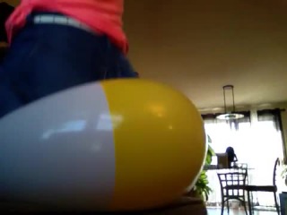 soft beachball bounce to pop :)